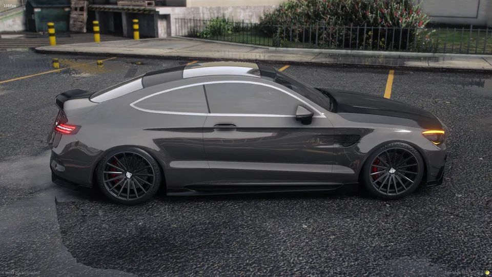 Benefactor STR Coupe — view 3